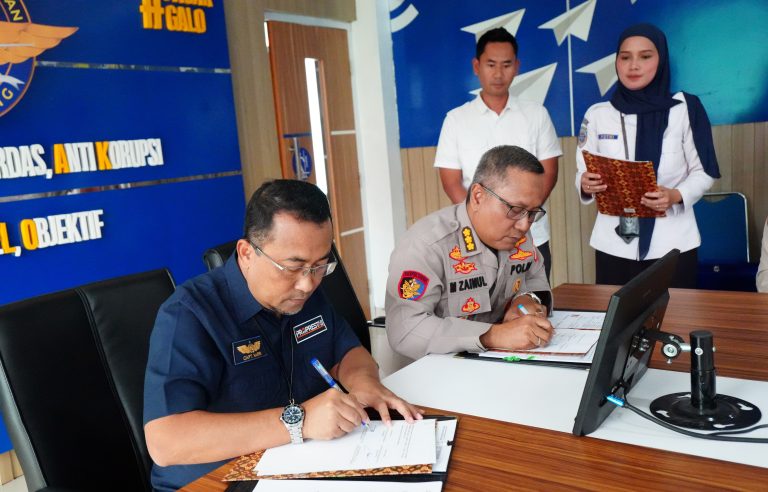 Perkuat Sinergi Strategis, Korpolairud Baharkam Polri dan Poltekbang Palembang Jalin Kerja Sama Pengembangan SDM Penerbangan