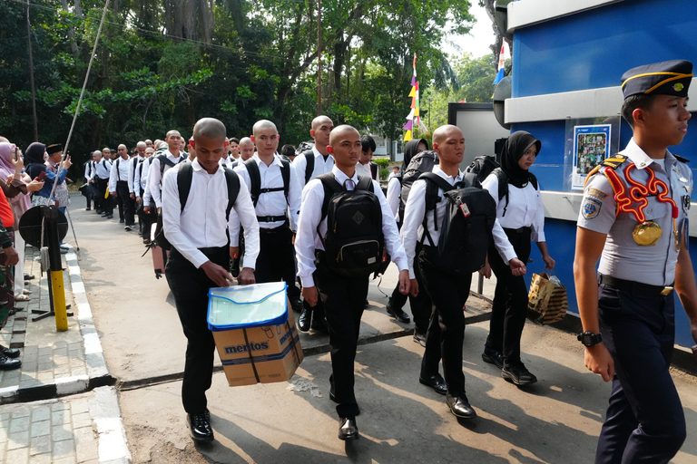 Langkah Awal Menjadi Insan Penerbangan, Calon Taruna Gelombang 1, 2, dan 3 Mulai Masuki Poltekbang Palembang